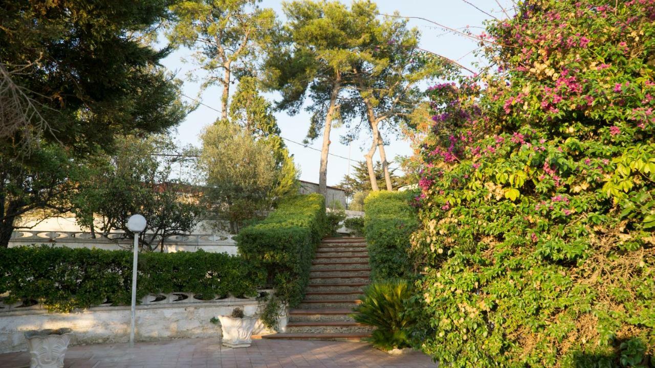 Villa Ada Leporano Exteriör bild